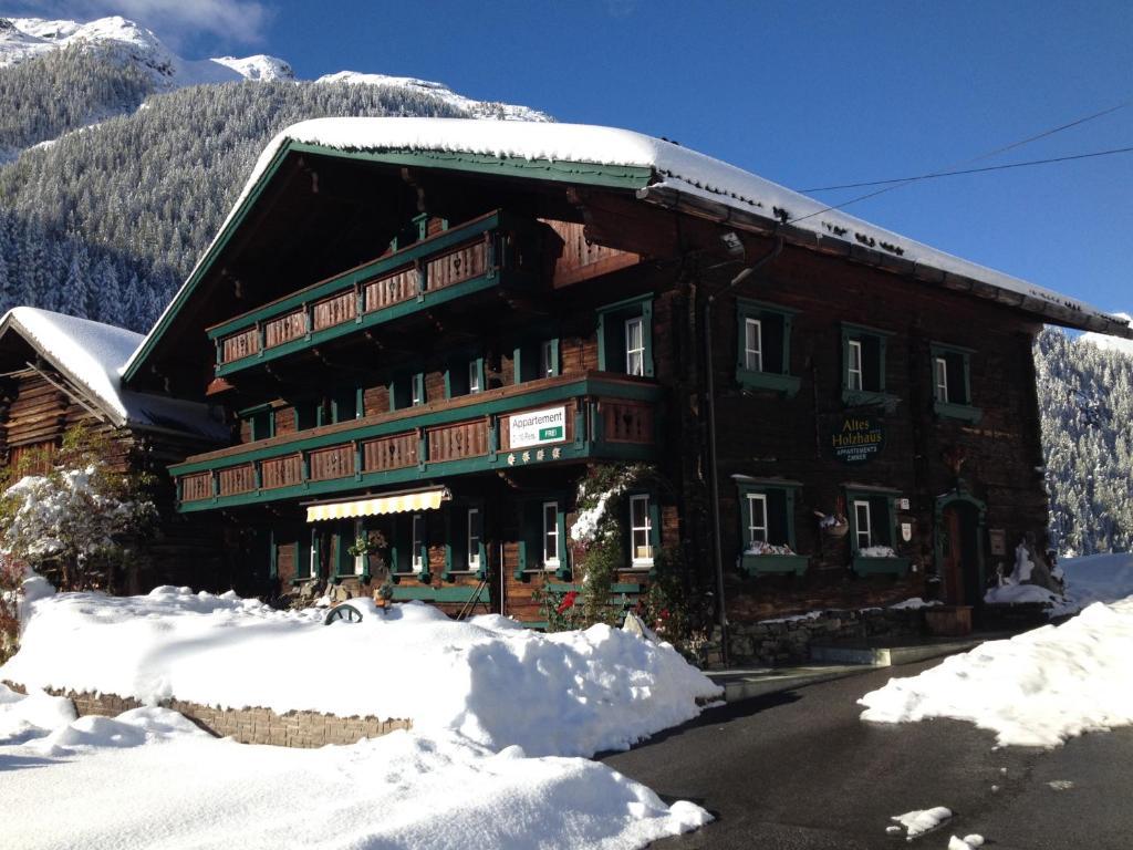 Altes Holzhaus Lejlighed Sölden Eksteriør billede